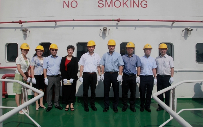 2016年9月13日，金永兴书记陪同临港管委会党组书记陈杰一行视察“吴淞”号
