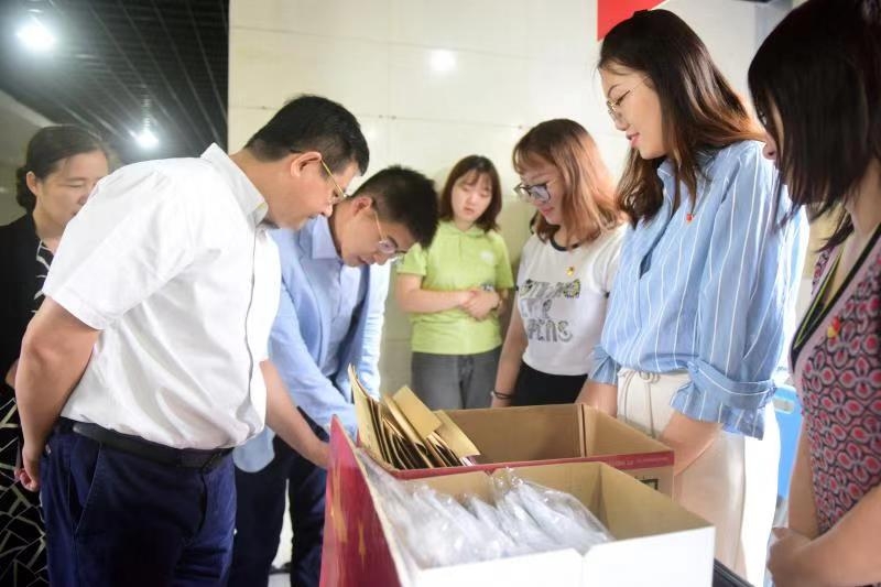 上海海事大学2019级近6500名新生报到入学