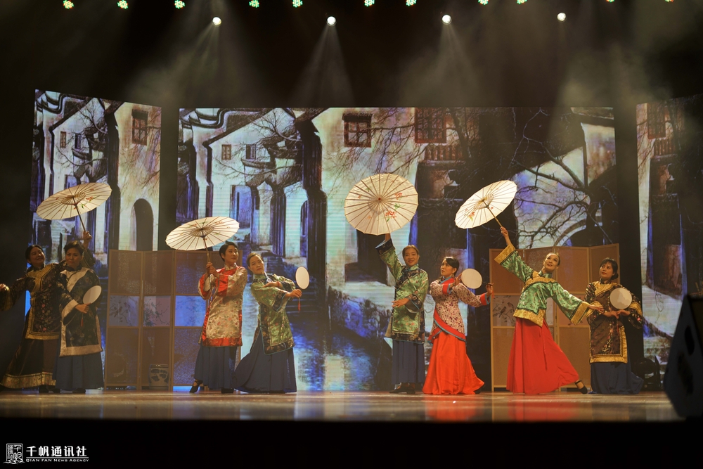 舞蹈《梦系江南，水色芳华》