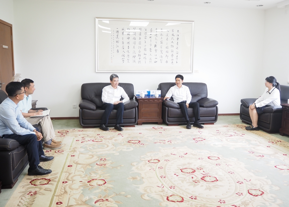 辽宁省教育厅党组成员、副厅长罗文波一行来校访问交流