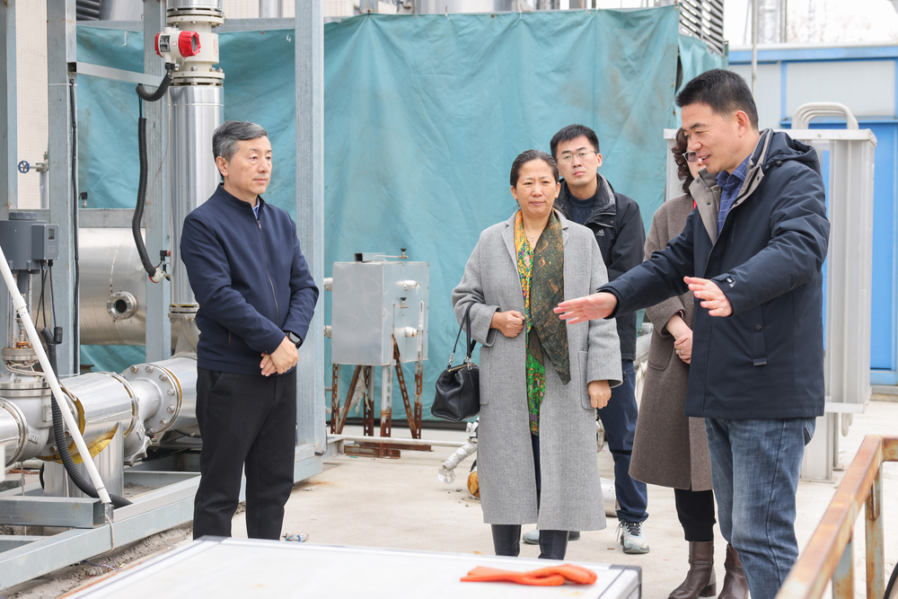 参观冷热能高效综合利用实验室