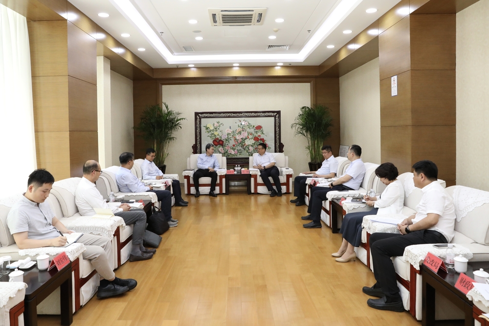 初北平校长走访青岛市北区人民政府