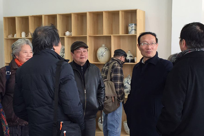 著名画家邱瑞敏等一行十七人来我校徐悲鸿艺术学院参观交流