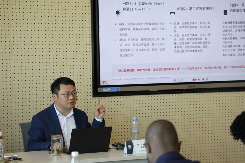 丝路通海 聚力远航｜上海海事大学经济管理学院江苏港口马瑞巴亚港几内亚籍员工专项培训班结业