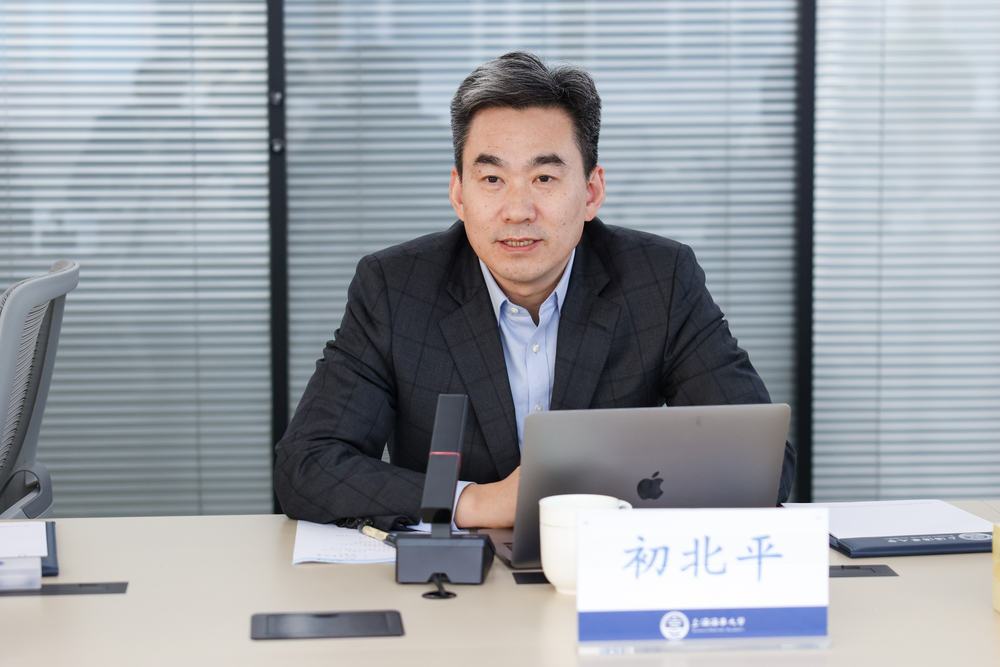 加深拓宽沪港航运教育合作 - 香港航商总会代表团来访
