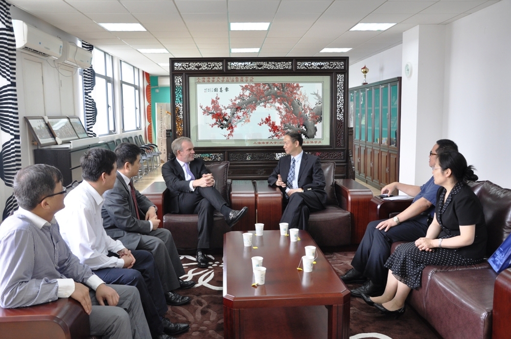 美国通用电气公司（GE）中国区总裁兼首席执行官夏智诚先生来校作报告