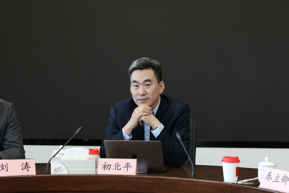 学校共同主办浦东新区国际海事仲裁创新中心工作推进会