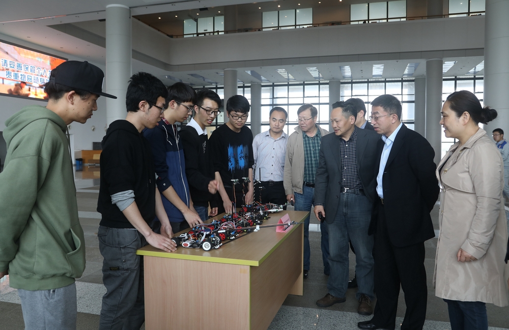 我校举办2017年大学生创新创业成果展