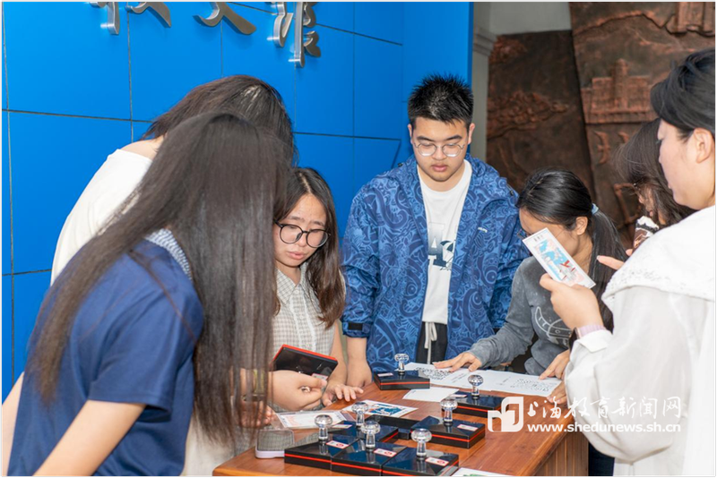博物馆奇妙夜：一枚套章镌刻百十七年校史航迹
