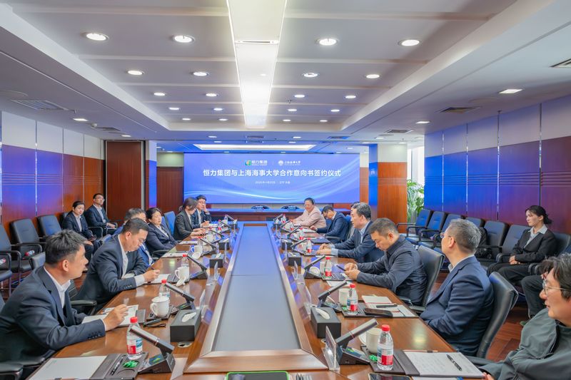 初北平校长一行走访恒力集团并签署合作意向书