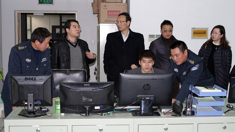 慰问保卫处总监控室值班人员