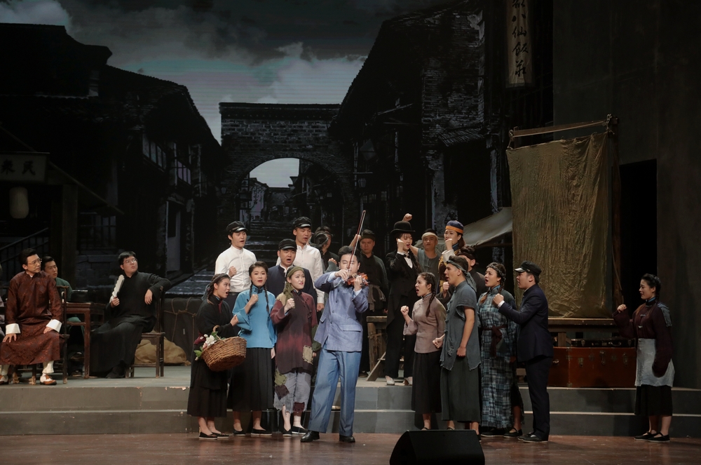 原创民族歌剧《贺绿汀》走进临港