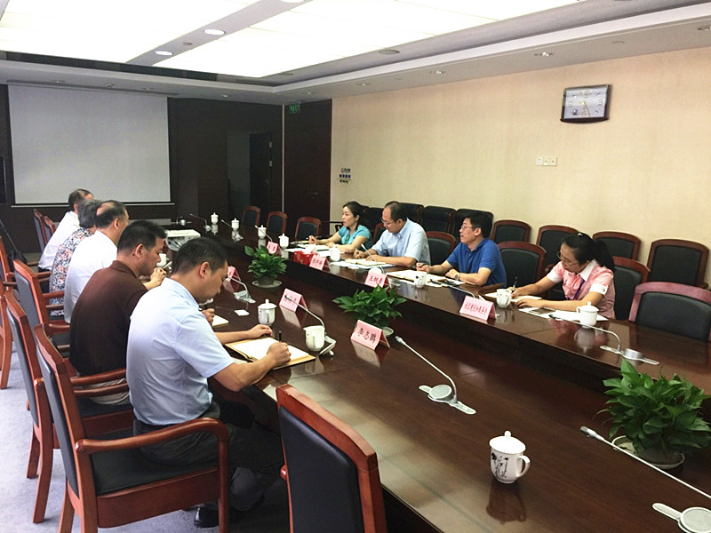 金永兴书记一行与南汇新城镇领导座谈