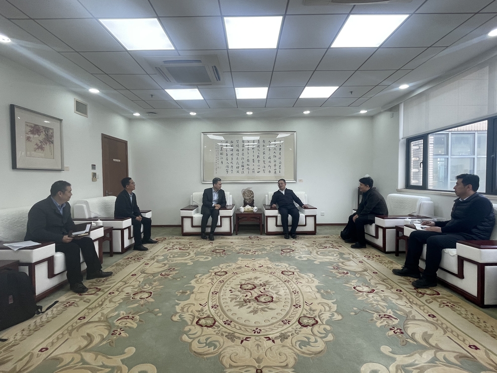 大连海事法院党组书记、院长张国全一行来校访问交流