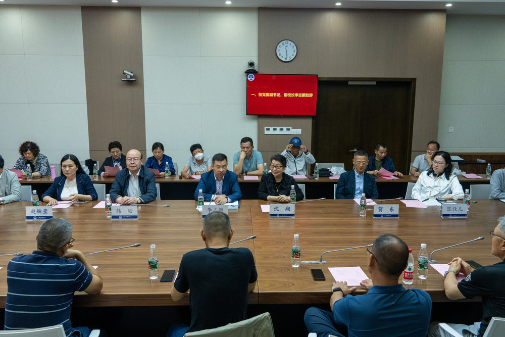 校党委副书记、副校长李志鹏致辞