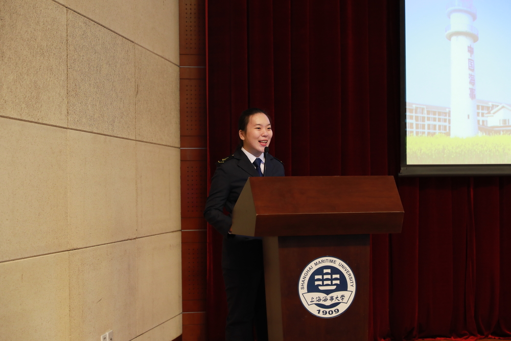 获奖学生代表陈显发言