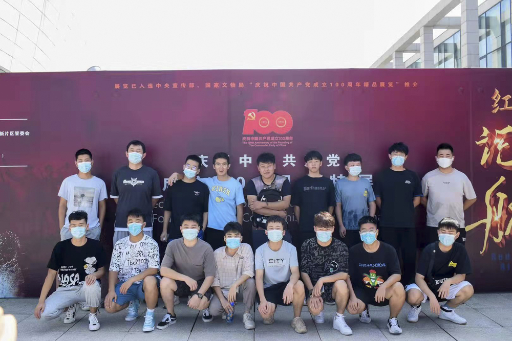 团支部合影留念