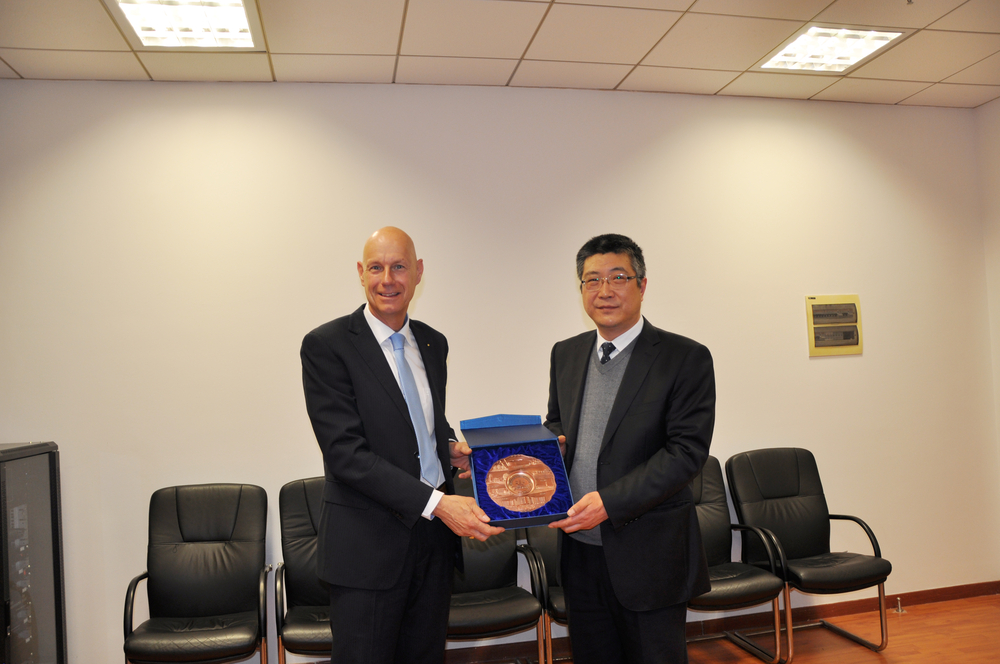 荷兰泽兰德大学副校长John Dane来校访问