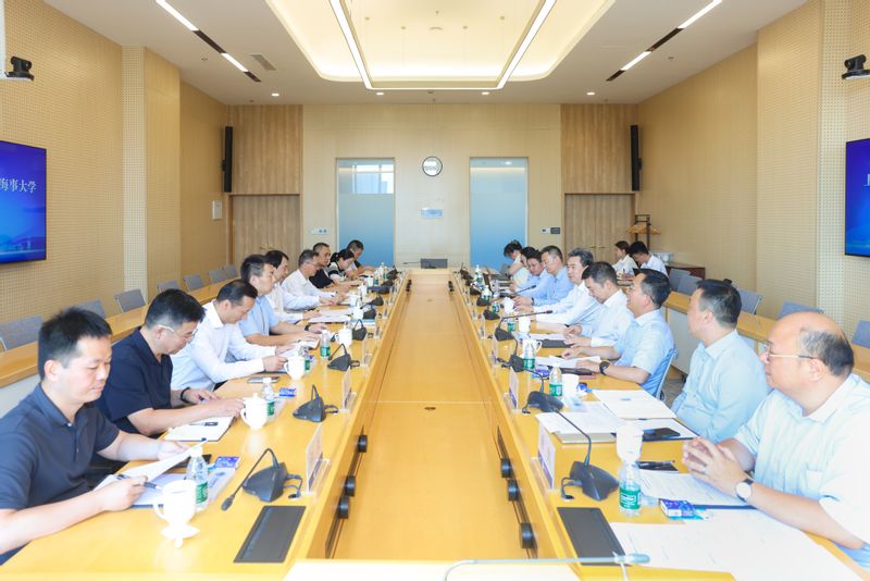 上海海事局党组书记、局长邱铭一行来校调研交流