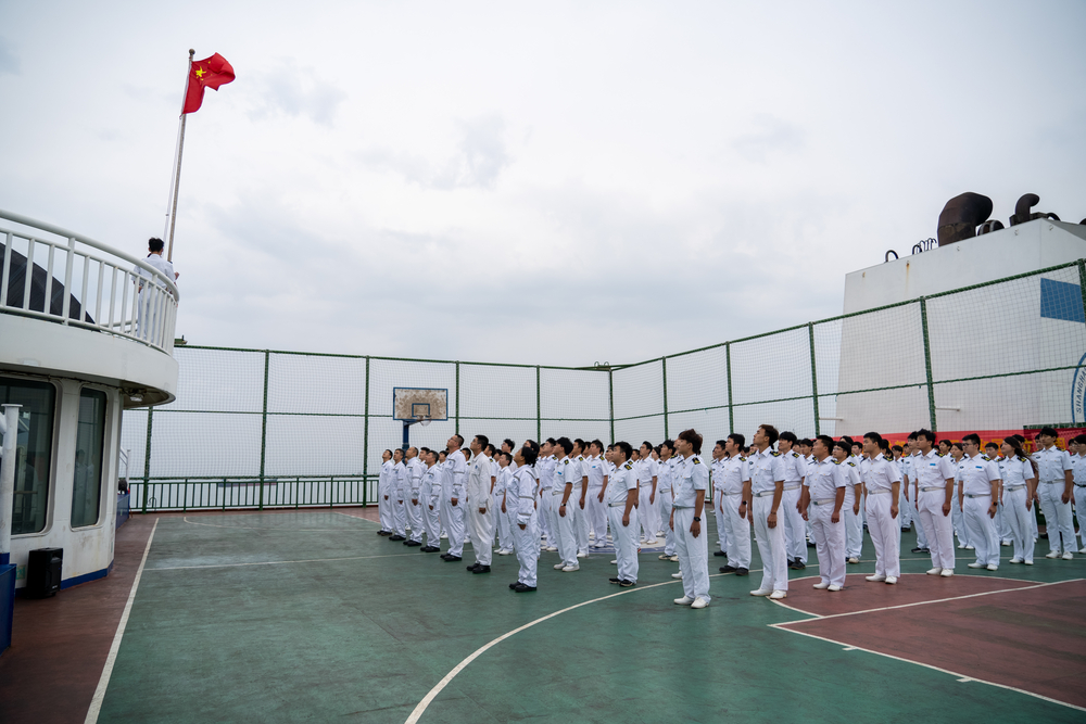 “育明”轮升旗仪式