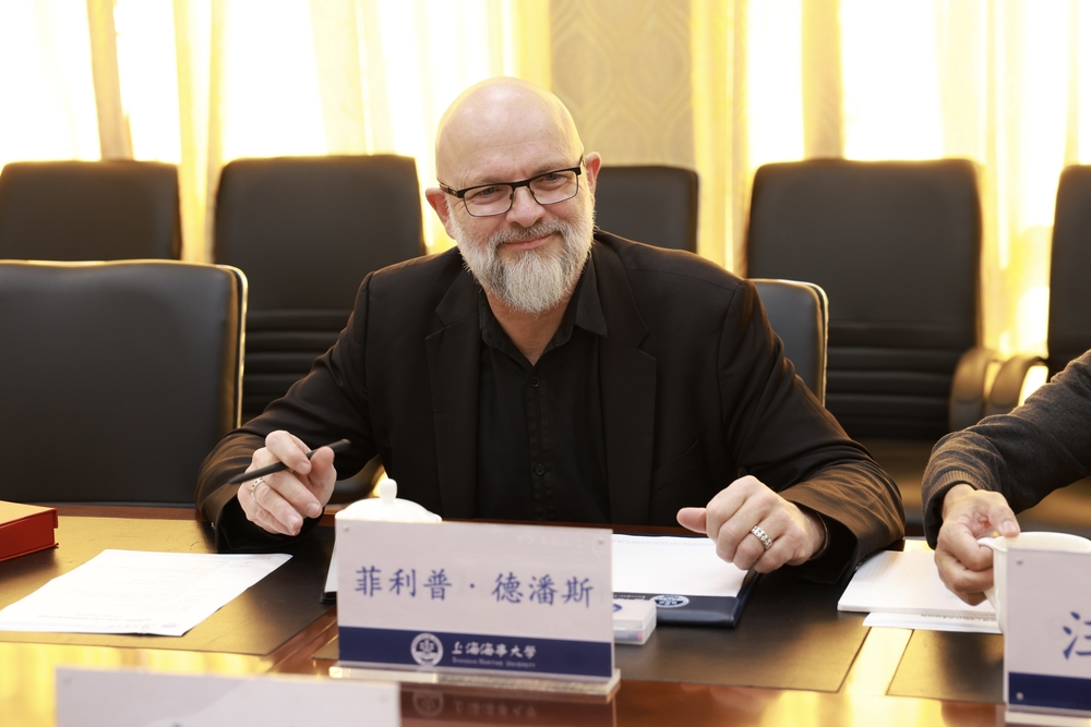 菲利普·德潘斯校长致辞