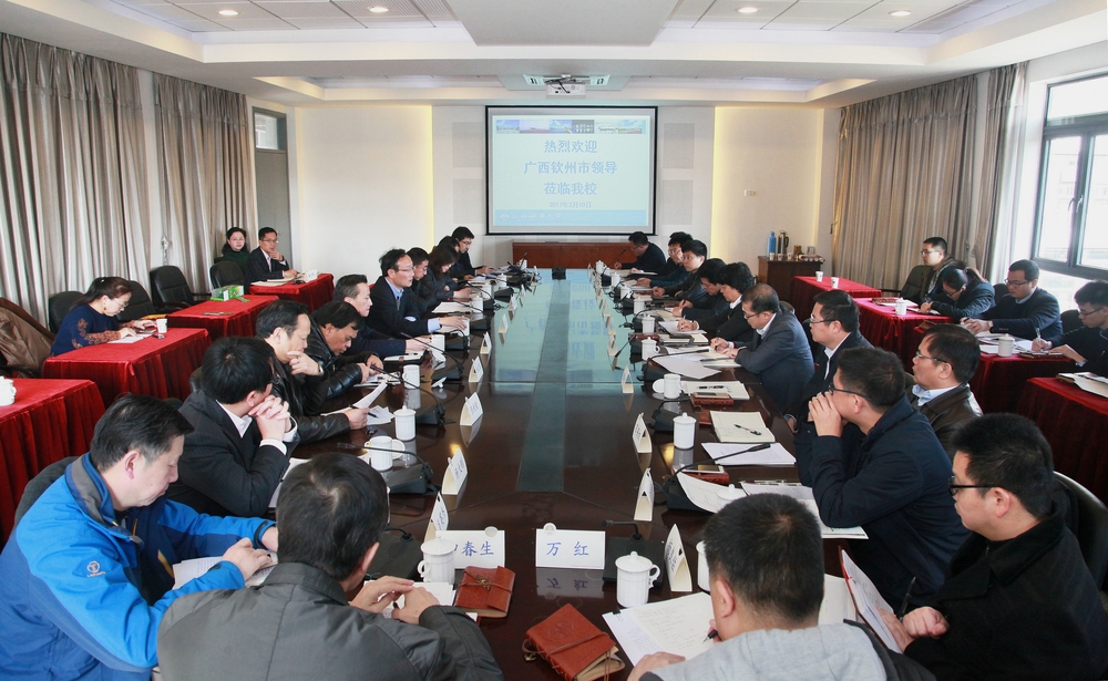 双方就合作发展进行深入交流