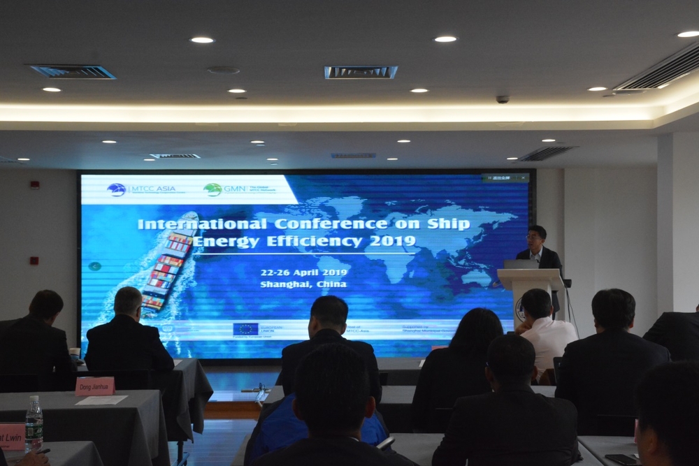 施欣副校长致开幕辞