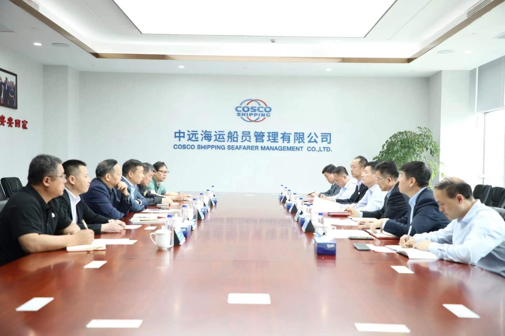 党委副书记、副校长李志鹏一行赴中远海运船员管理有限公司走访调研