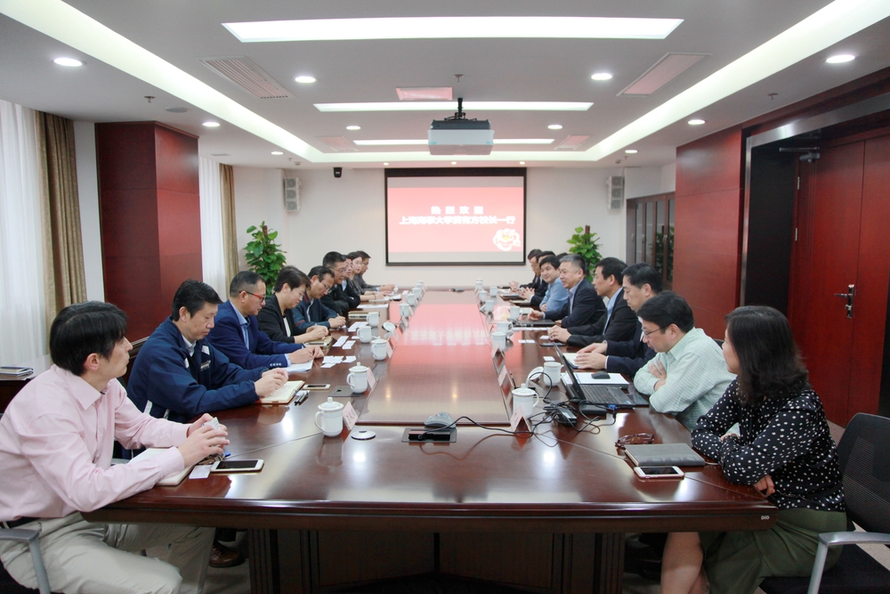 校领导一行拜访中国船级社上海分社