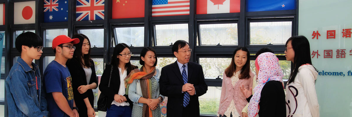 一切为了学院的发展——记外国语学院原院长毛立群教授