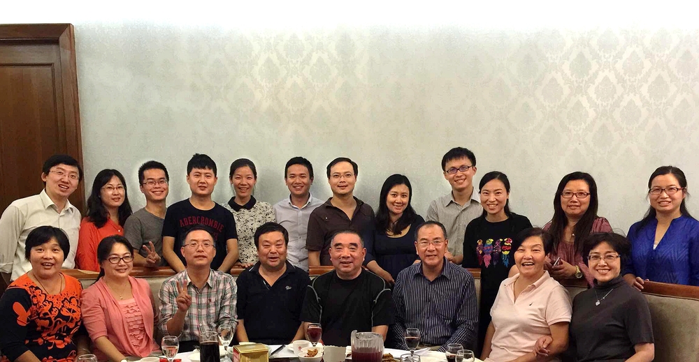 与上海市航运管理系列课程教学团队老师一起欢送老教授荣退