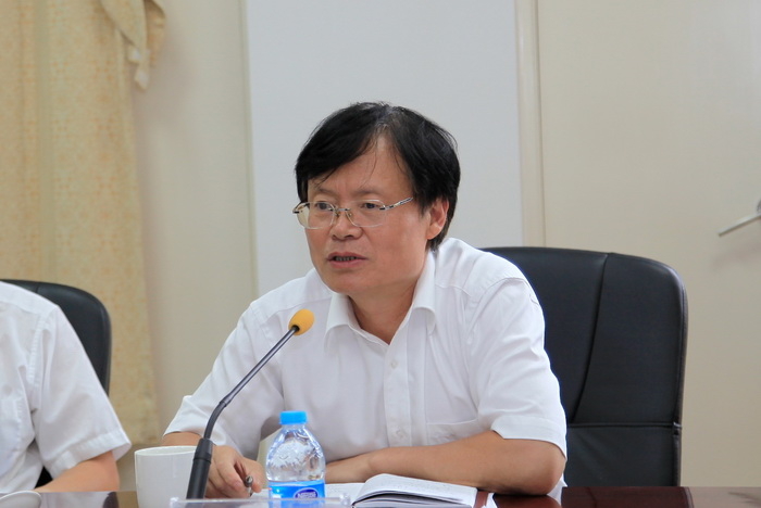 我校举行党的群众路线教育实践活动校领导班子学习交流会