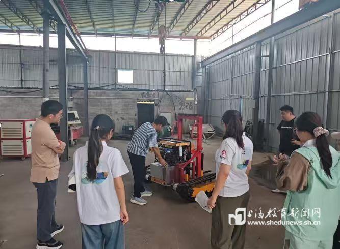 “涌潮”实践队探访智慧航运科创一线，解码人机信任机制