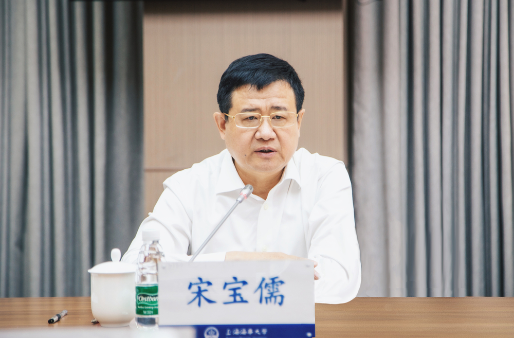 学校召开试用期干部座谈会