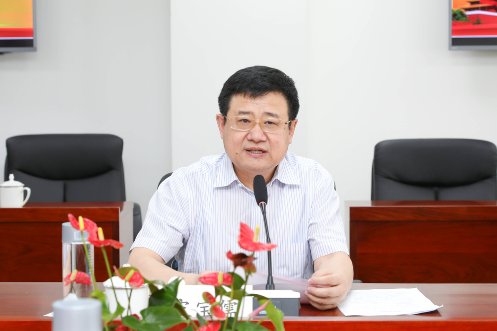 我校召开老干部情况通报会