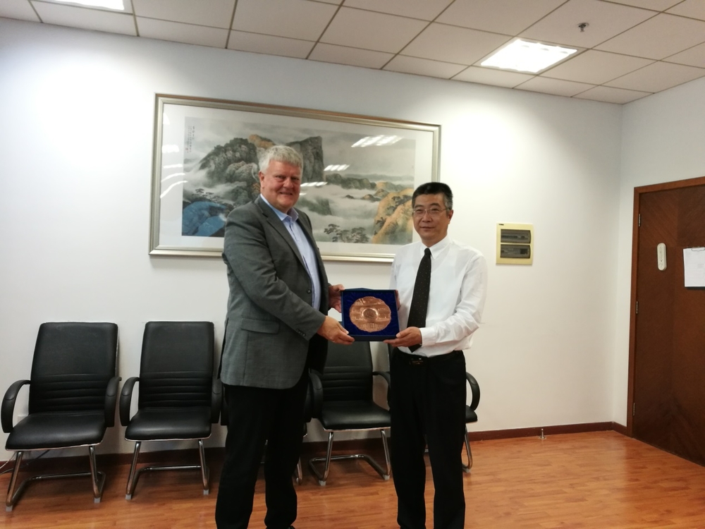 马士基船舶经纪集团高级董事托本一行来访我校