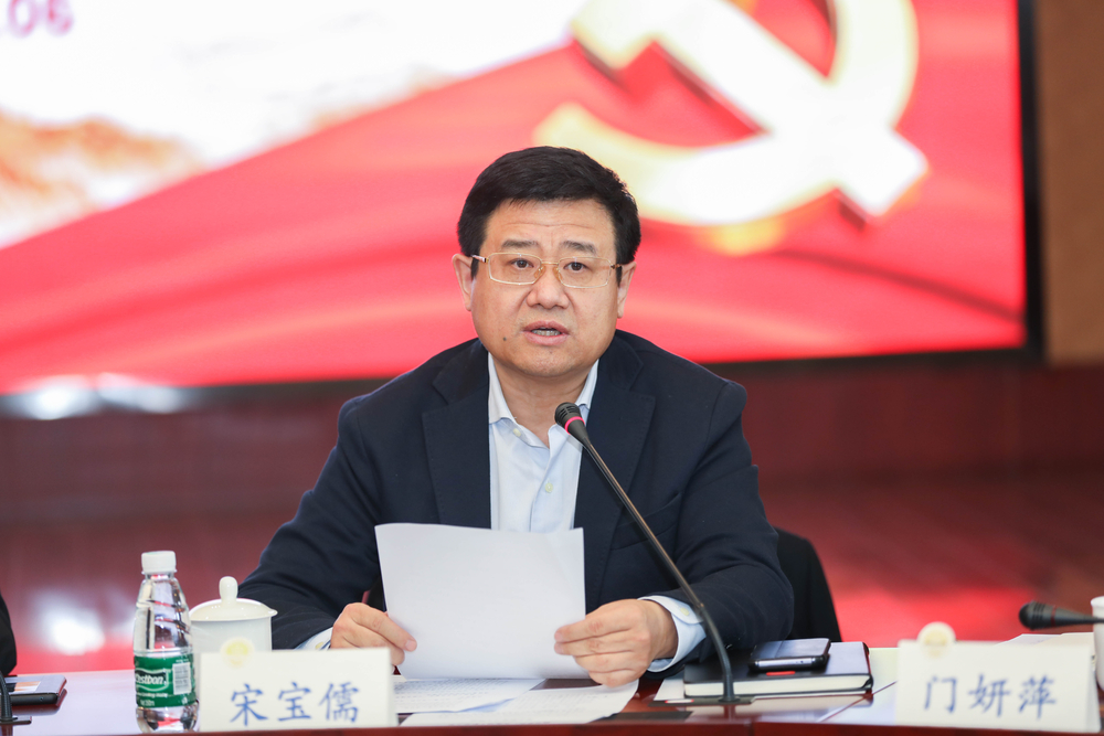 上海航运交易所党委书记张页来校作报告