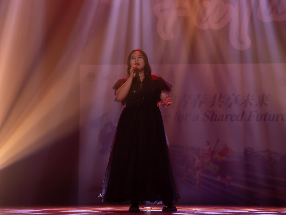 来自商船学生的姜伊文演唱