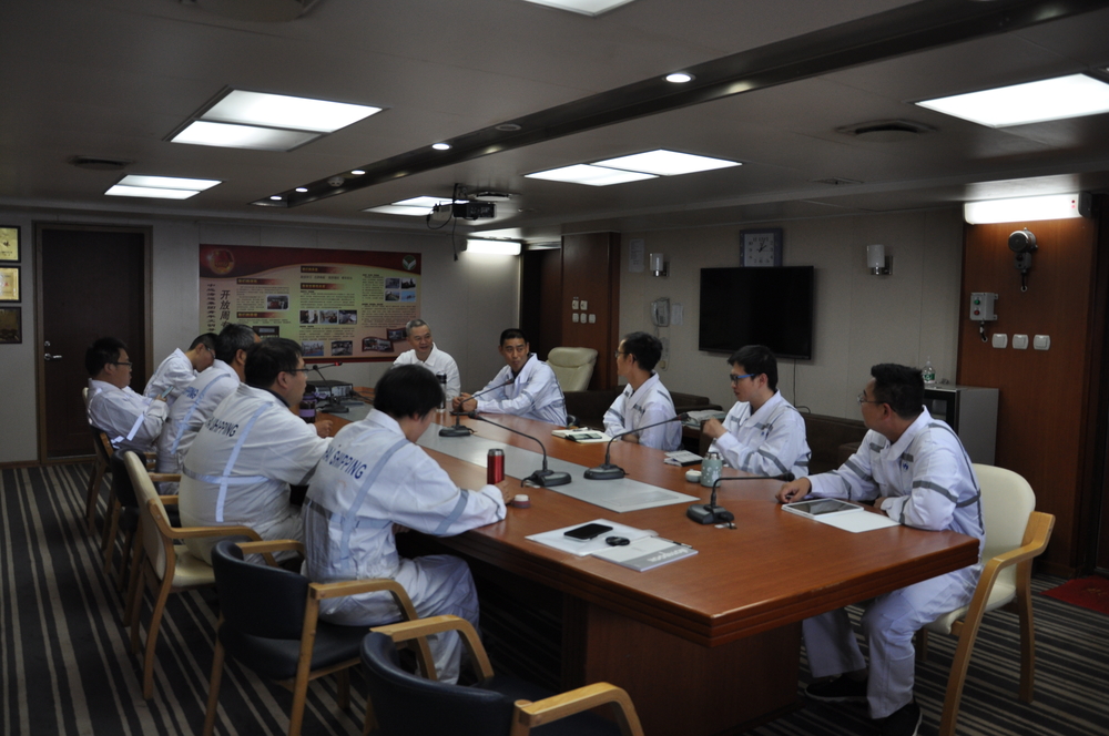 轮机长为践习教师授课