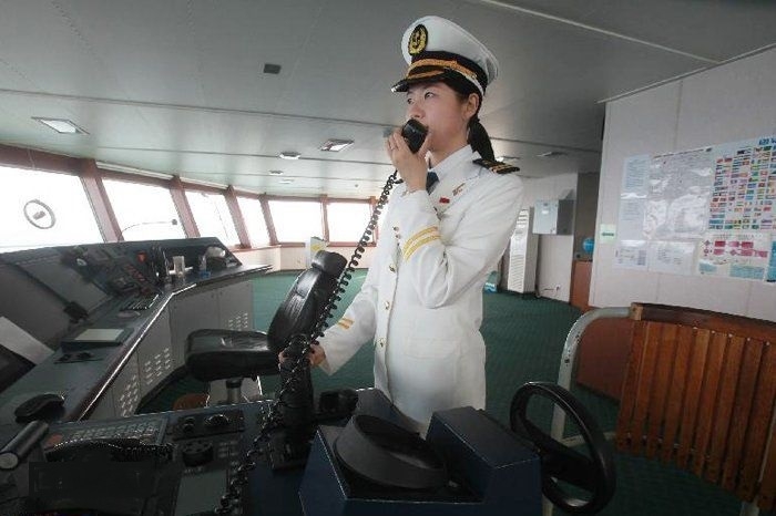 2012年7月，我校教师白响恩随我国第五次北极科学考察队登上“雪龙”号,成为中国第一位穿越北冰洋的女驾驶员