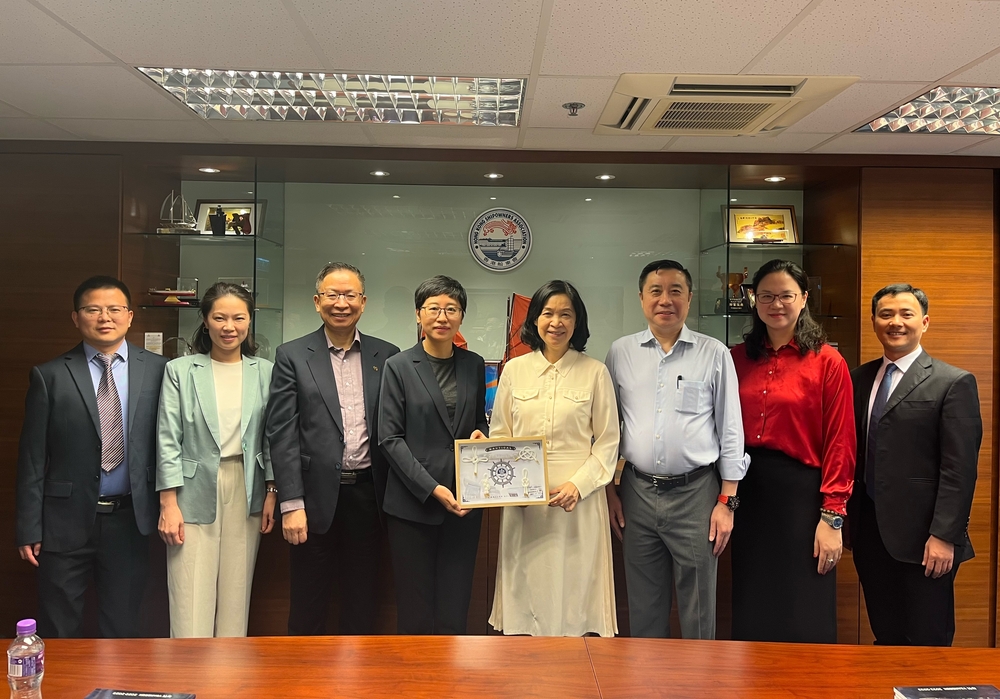 与香港船东会董事总经理陈佩珊会见