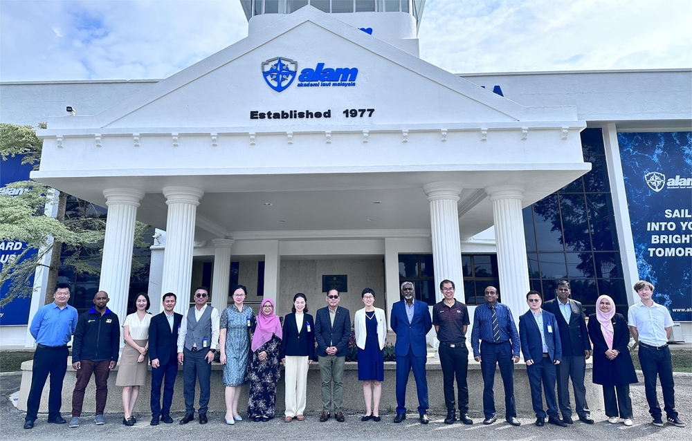 访问马来西亚海运学院