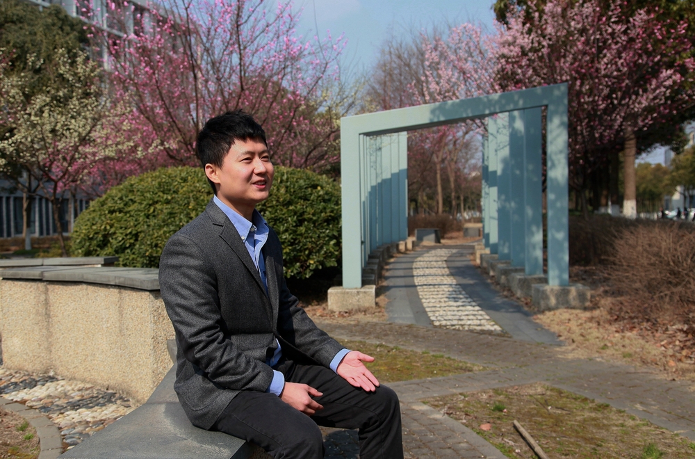 万征老师接受采访