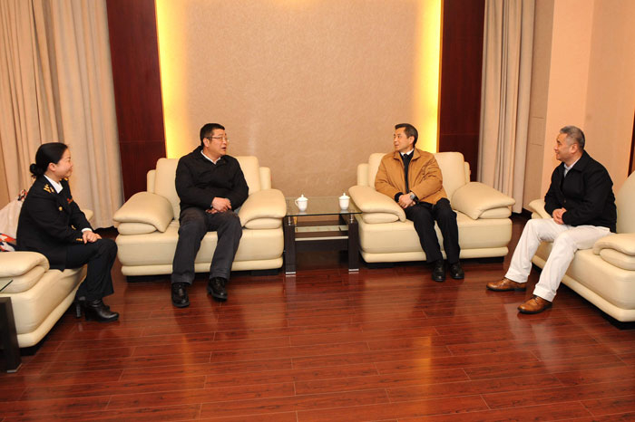 江苏海事局闻新祥副局长一行来校调研并与培训班学员座谈