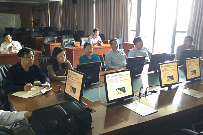 参观物流研究中心实验室