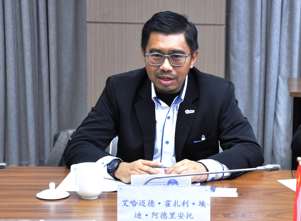 艾哈迈德•霍扎利•埃迪•阿德里安托总裁致辞