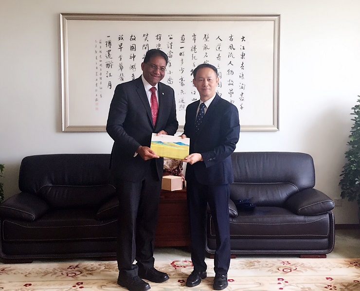 联合国国际海事组织环保司副司长Jose Matheickal博士来校访问并讲学