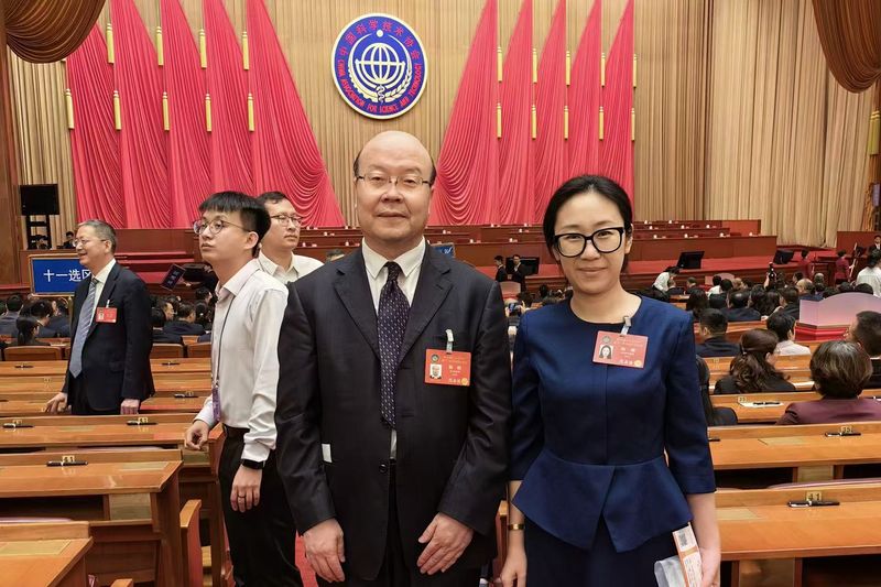 上海海事大学教师作为中国科协十一大代表参加国家科学技术奖励大会和中国科学技术协会第十一次全国代表大会
