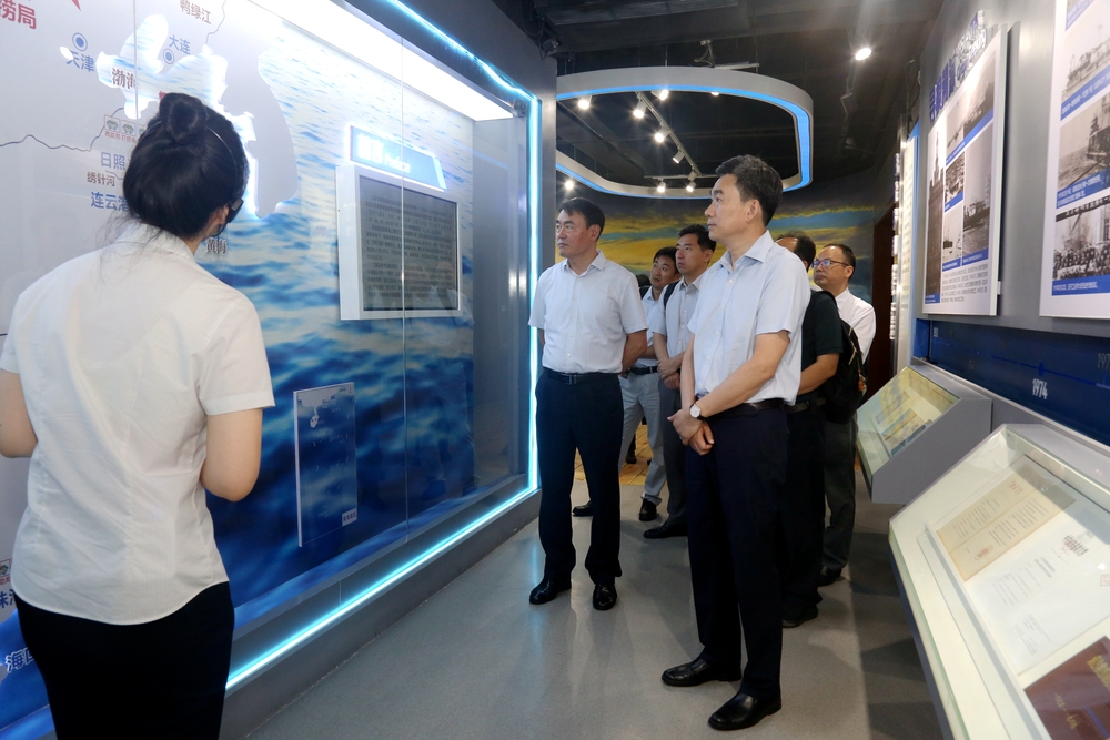 初北平校长带队走访交通运输部烟台打捞局