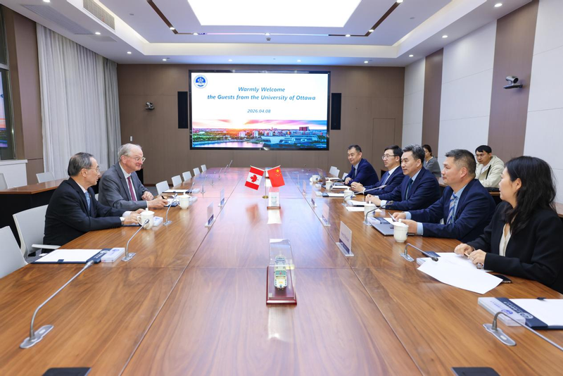 加拿大渥太华大学前校长雅克·弗莱蒙一行来校访问